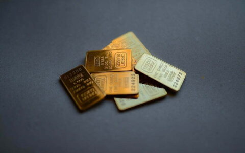 5 Trusted Online Dealers for Buying Gold and Silver Precious Metals