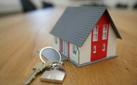 10 Key Factors to Consider When Purchasing a Second Home